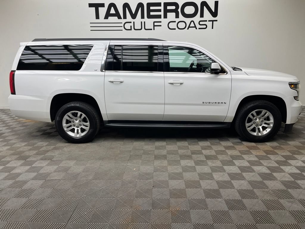 Used 2018 Chevrolet Suburban LT RWD image 4