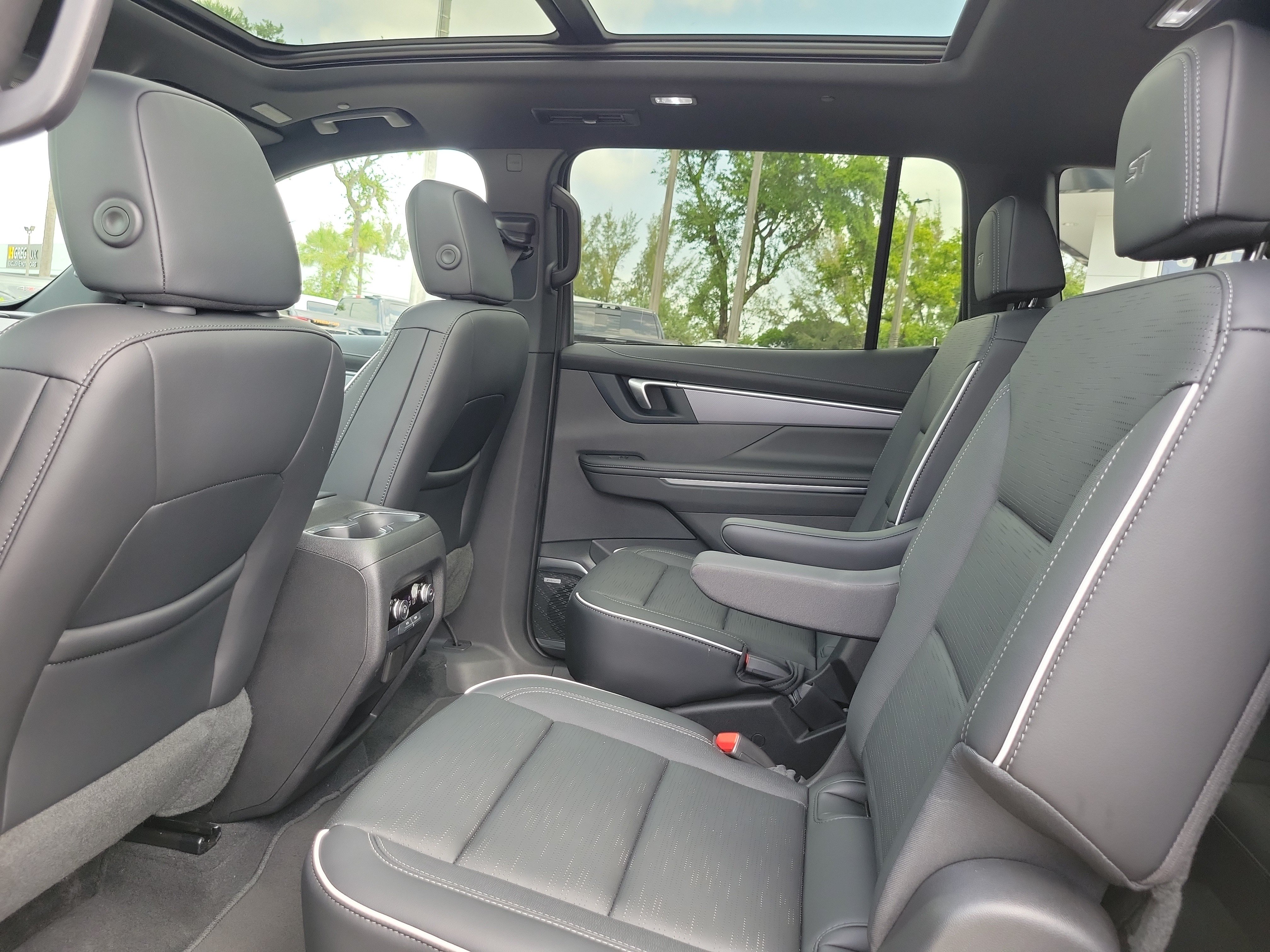 Used 2026 Buick Enclave Sport Touring w/ Power Package FWD image 15