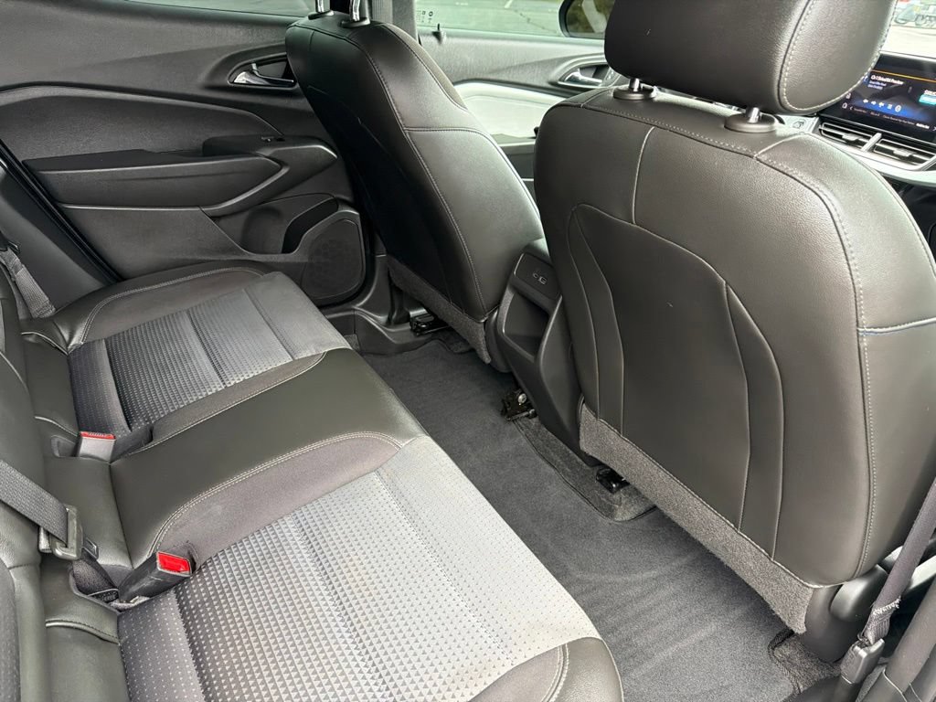 Used 2024 Chevrolet Trax LT w/ Driver Confidence Package FWD image 11
