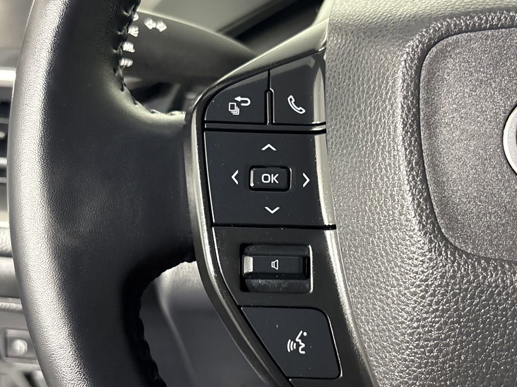 Used 2024 Toyota Prius LE image 13