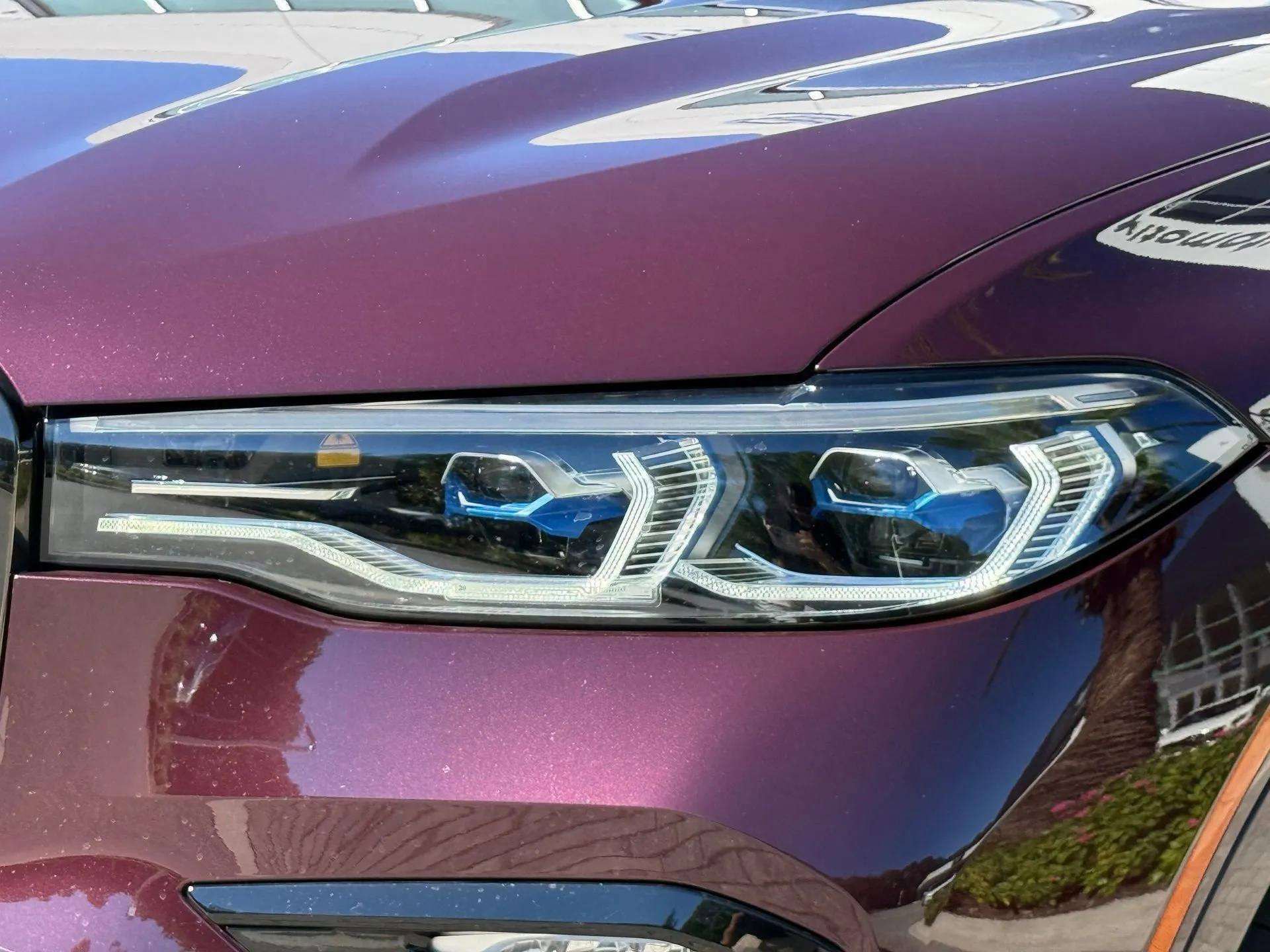 Used 2022 BMW X7 M50i image 10