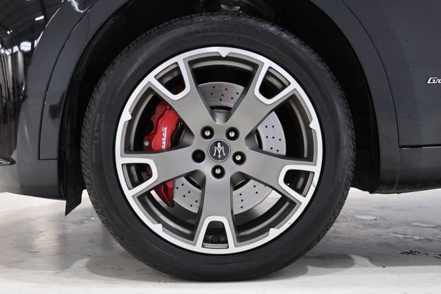 Used 2020 Maserati Levante S GranSport AWD/4WD image 9