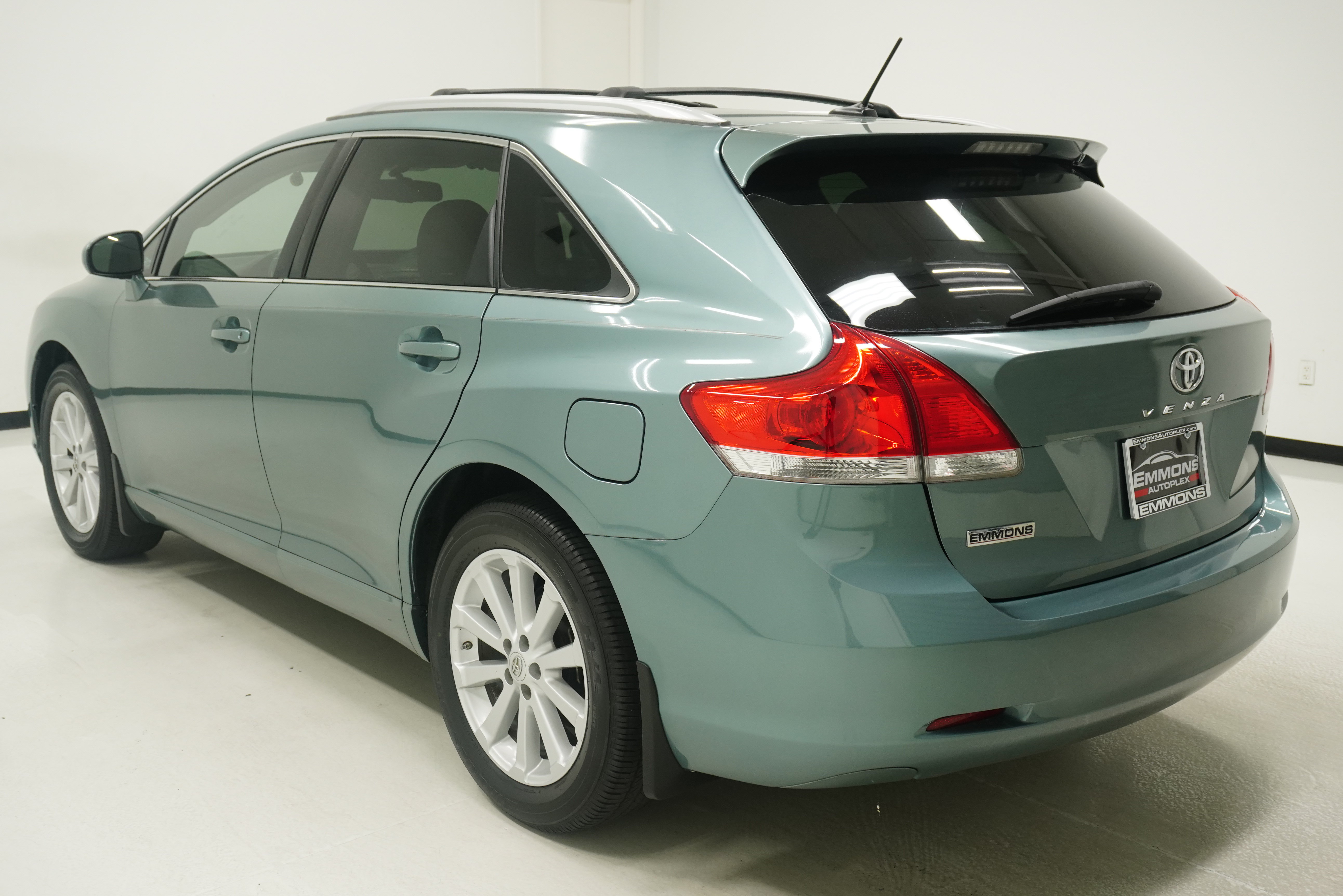 Used 2010 Toyota Venza FWD image 5