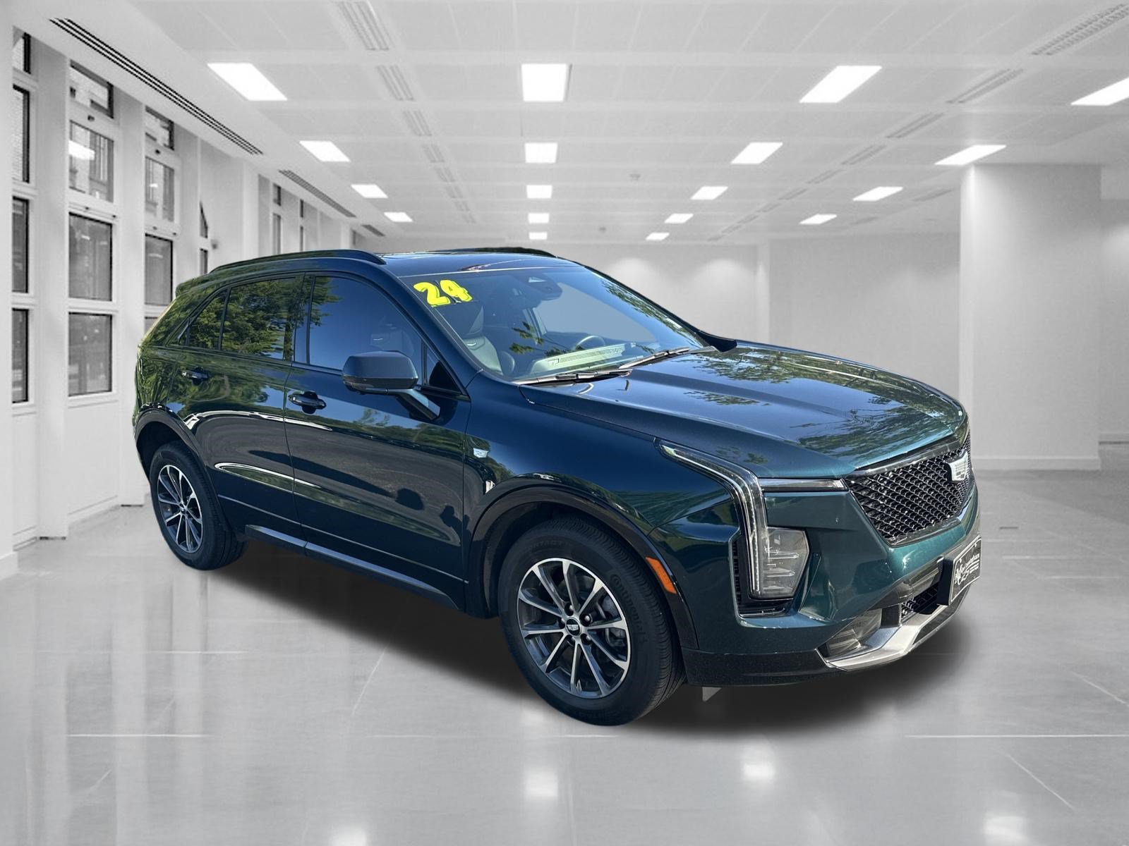Used 2024 Cadillac XT4 Sport w/ Active Safety Package AWD/4WD image 3