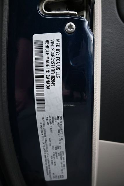 Used 2024 Chrysler Pacifica Limited FWD image 28