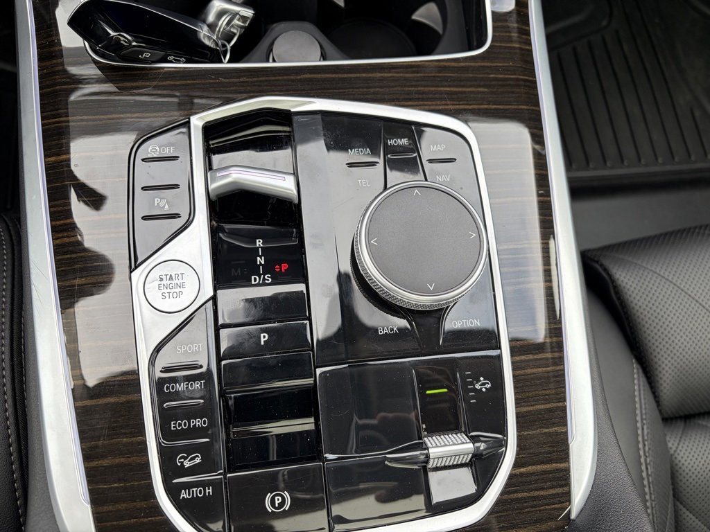 Used 2024 BMW X7 xDrive40i w/ Premium Package image 23