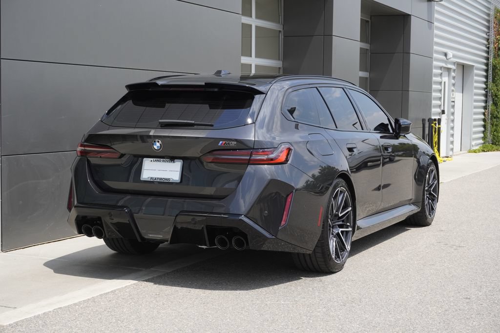 Used 2026 BMW M5 Touring AWD/4WD image 2