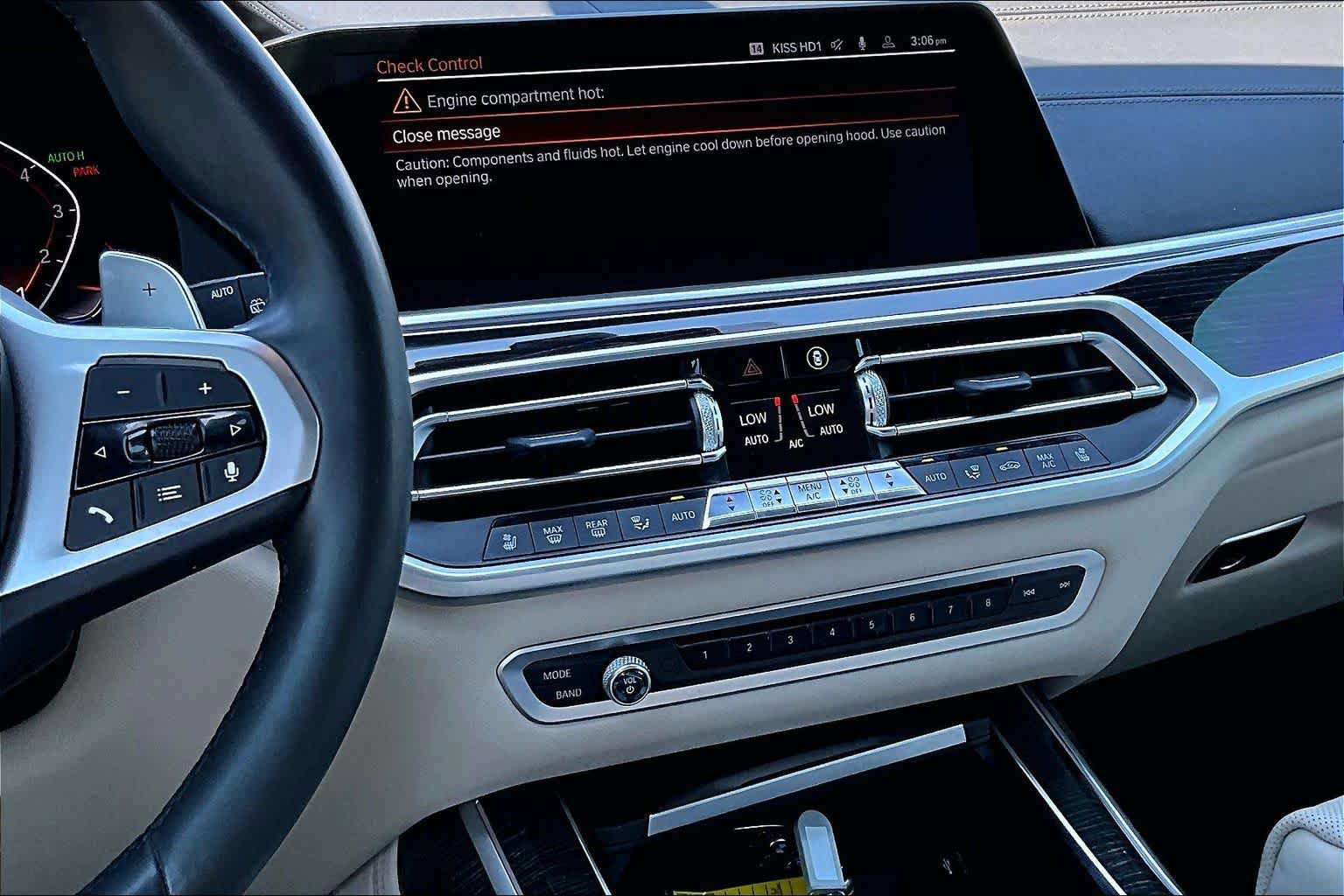 Used 2020 BMW X7 xDrive40i w/ M Sport Package AWD/4WD image 7