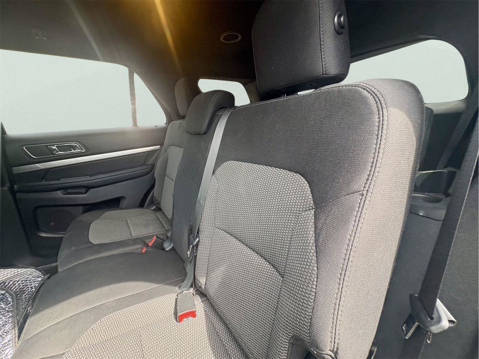 Used 2019 Ford Explorer XLT FWD image 6