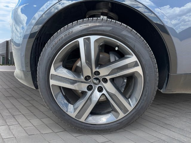 Used 2026 Land Rover Discovery Limited Edition AWD/4WD image 9