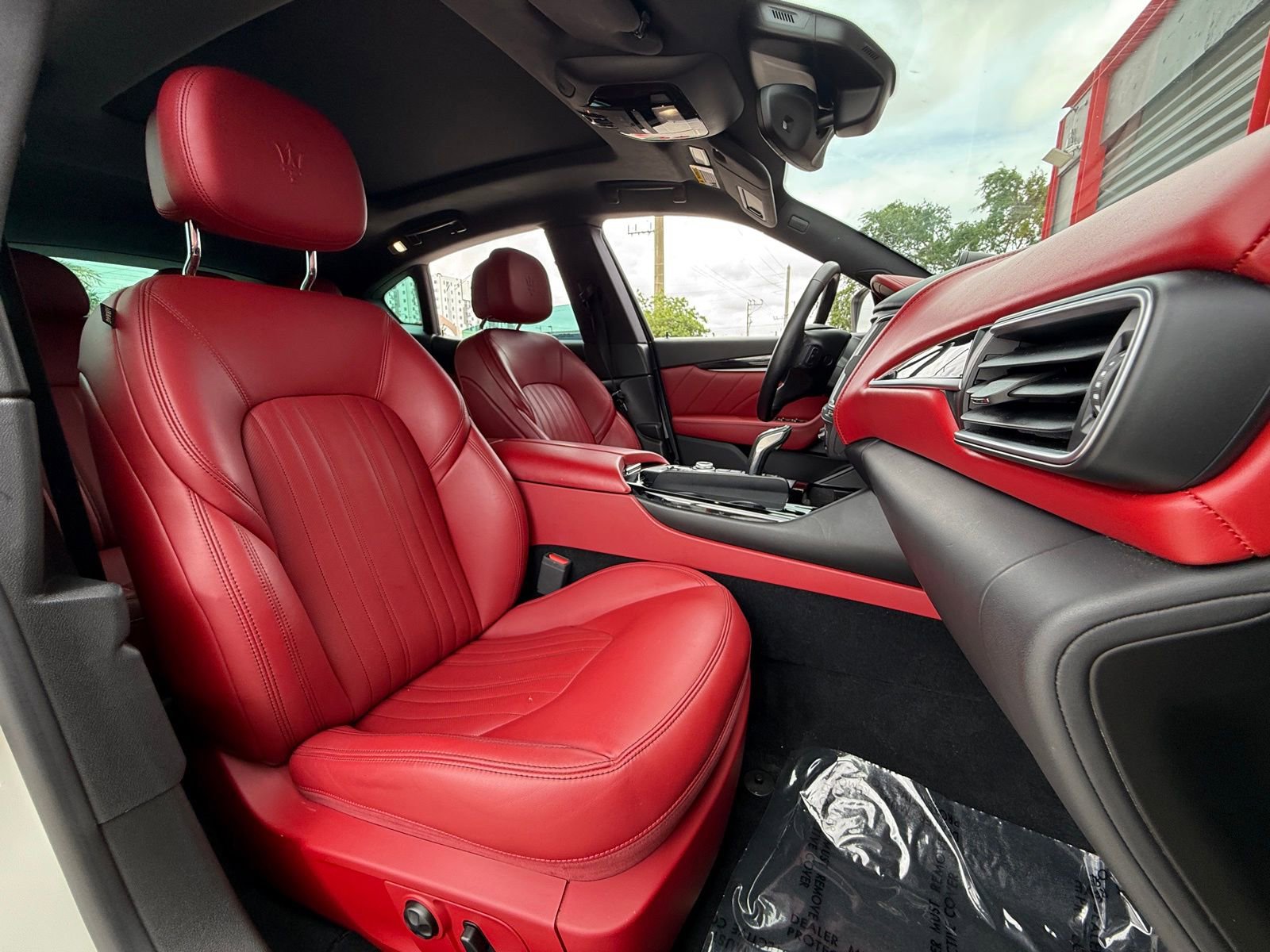 Used 2019 Maserati Levante image 19