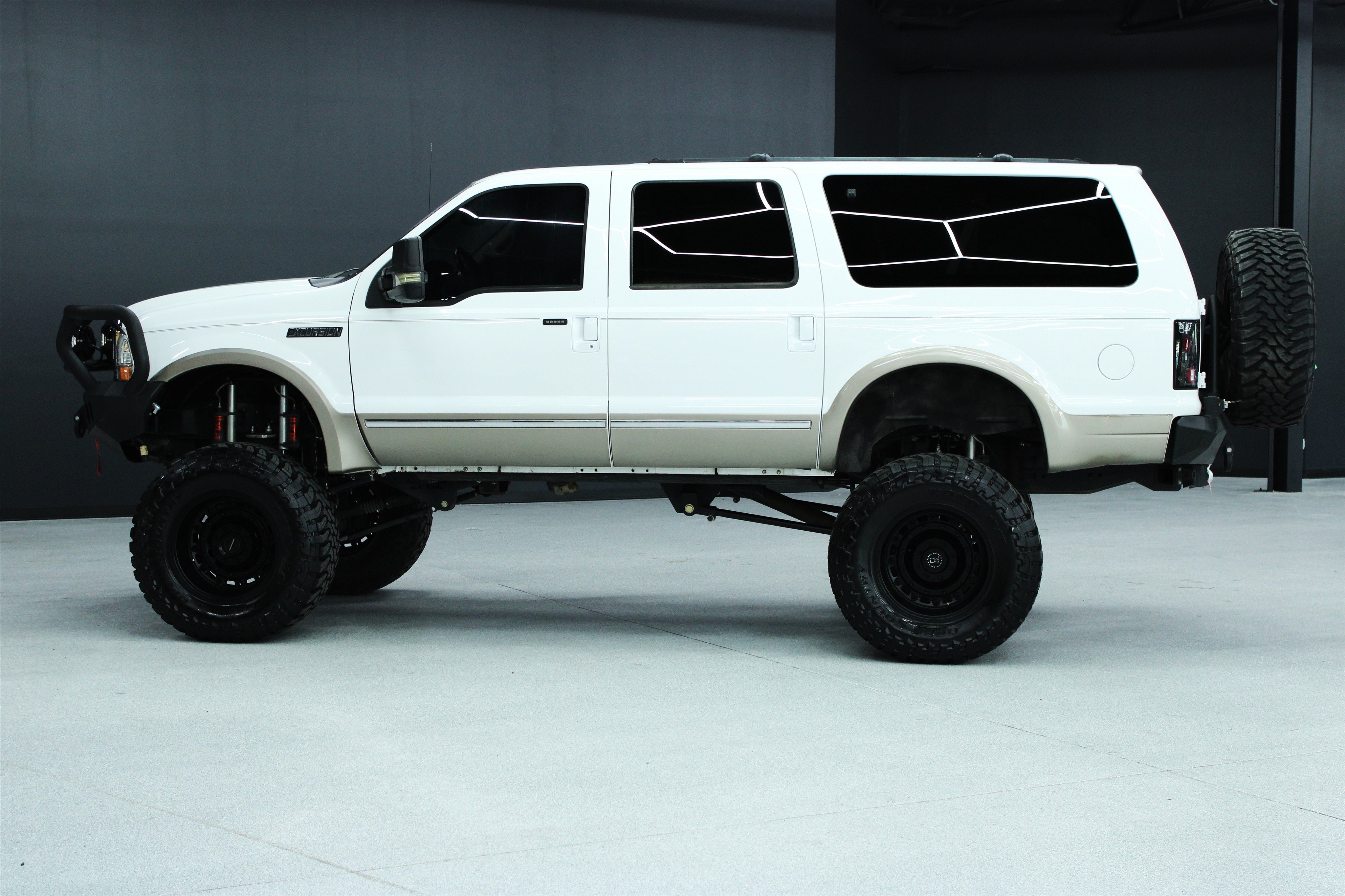 Used 2002 Ford Excursion Limited AWD/4WD image 39