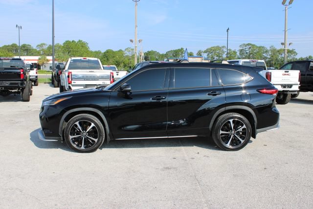 Used 2022 Toyota Highlander XSE AWD/4WD image 6