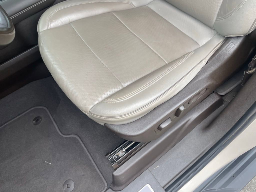 Used 2021 GMC Yukon XL SLT w/ SLT Premium Package image 22