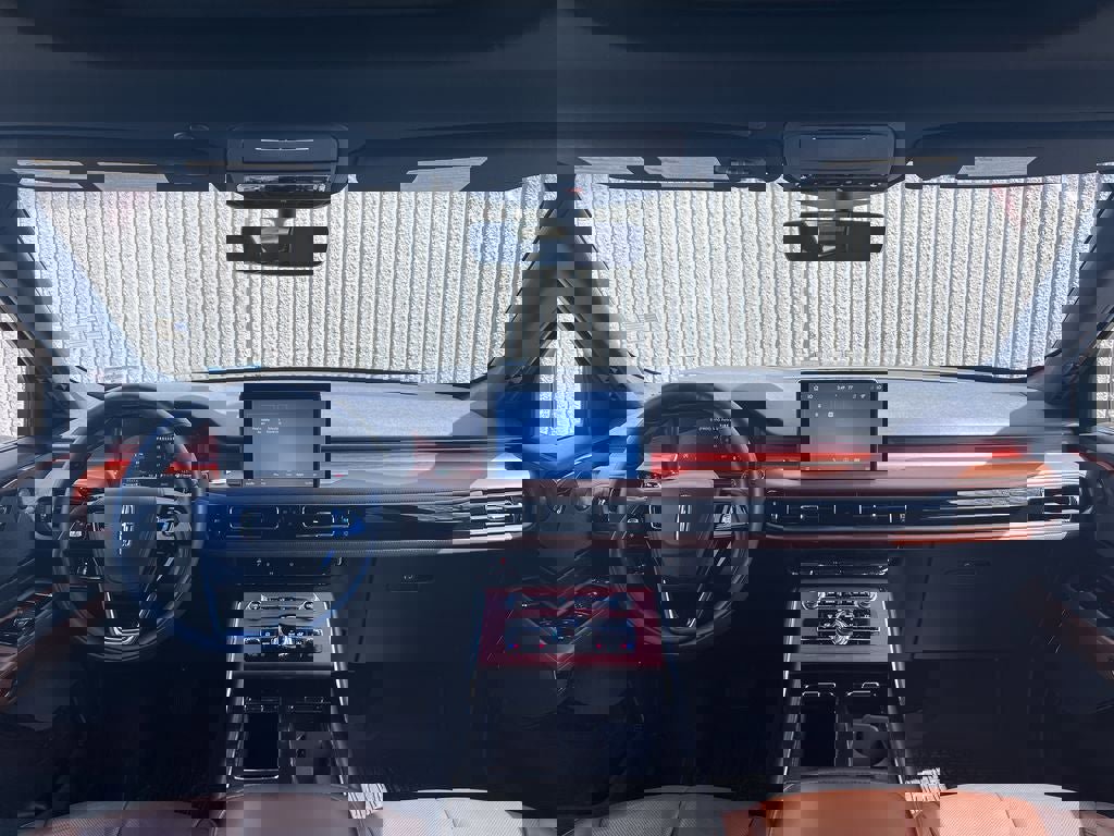 Used 2023 Lincoln Aviator Reserve w/ Jet Package image 35