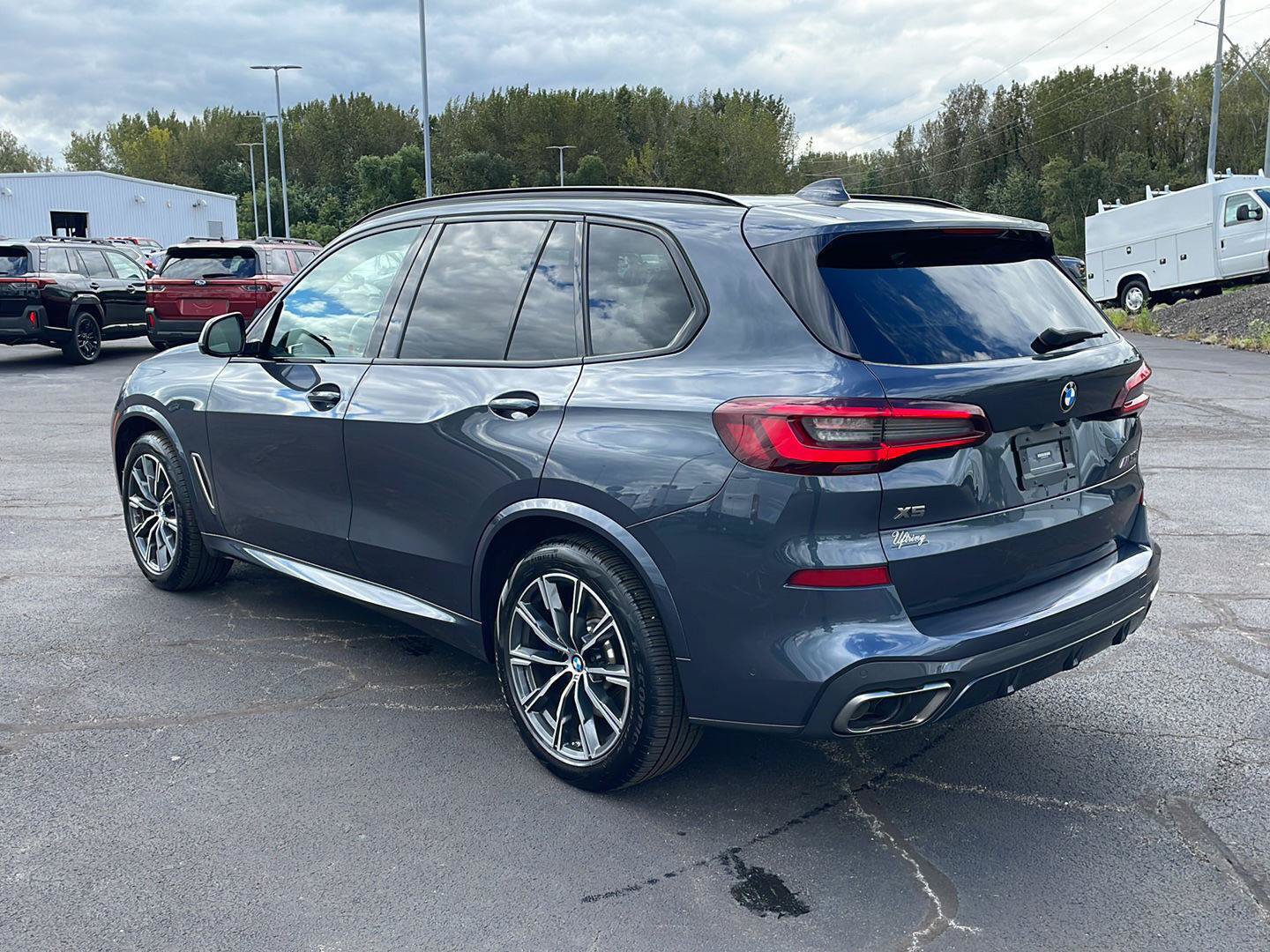 Used 2021 BMW X5 M50i AWD/4WD image 3