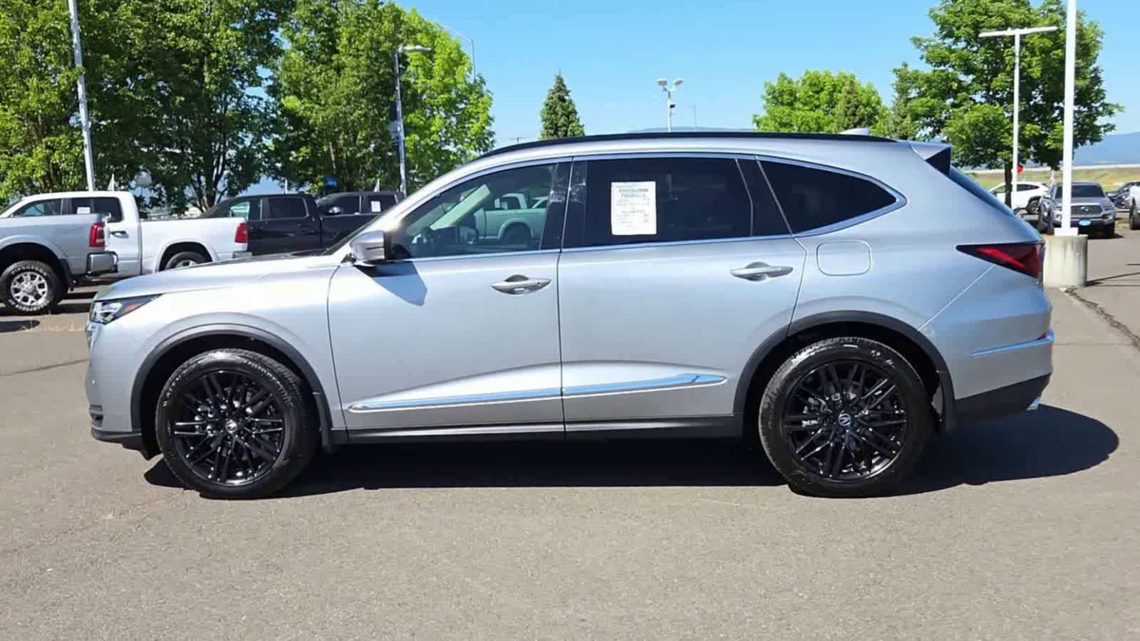 Used 2025 Acura MDX SH-AWD w/ Technology Package image 5