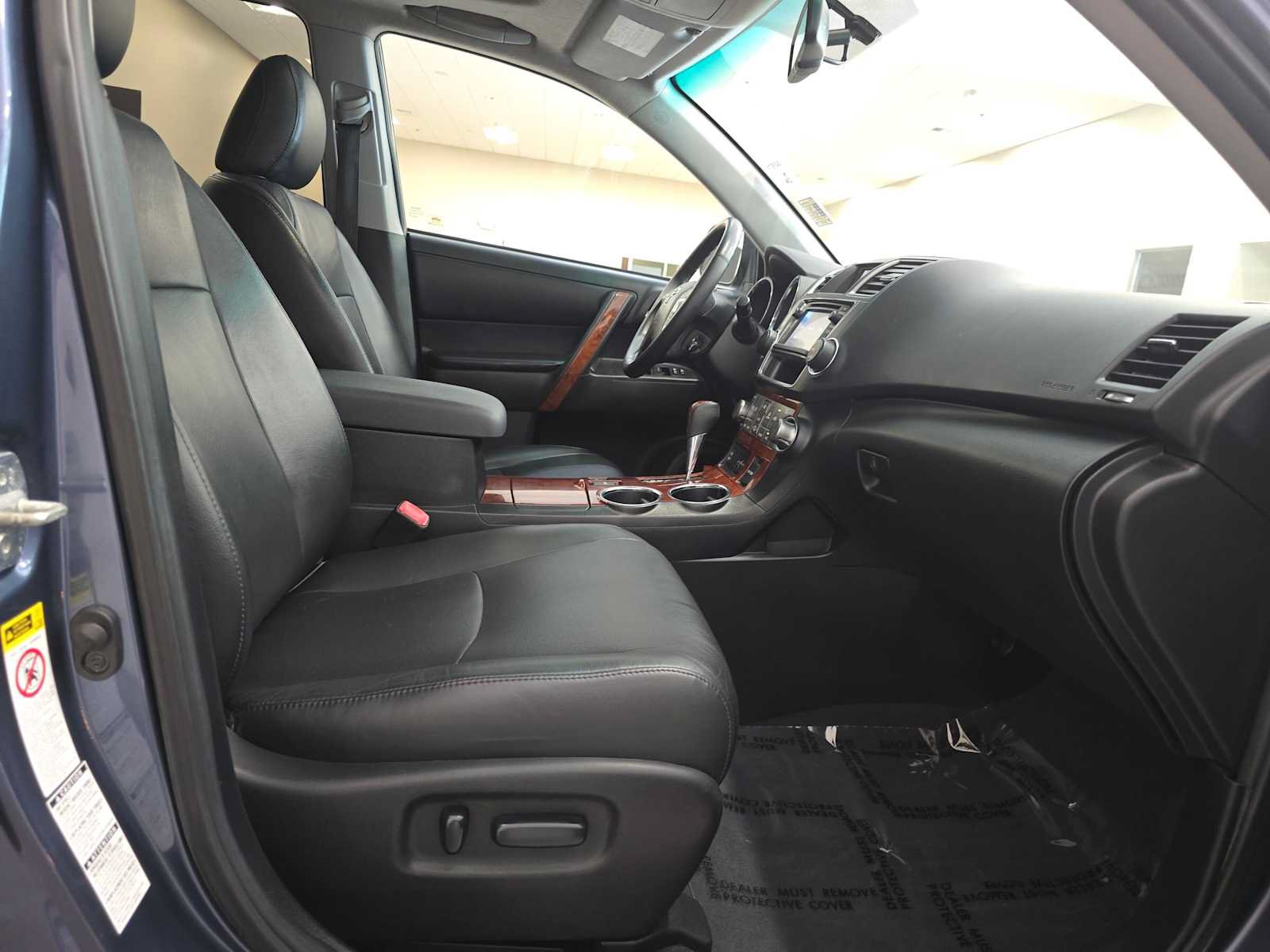Used 2013 Toyota Highlander Limited AWD/4WD image 30