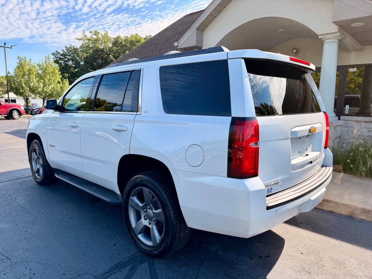 Used 2016 Chevrolet Tahoe LT w/ Luxury Package AWD/4WD image 4