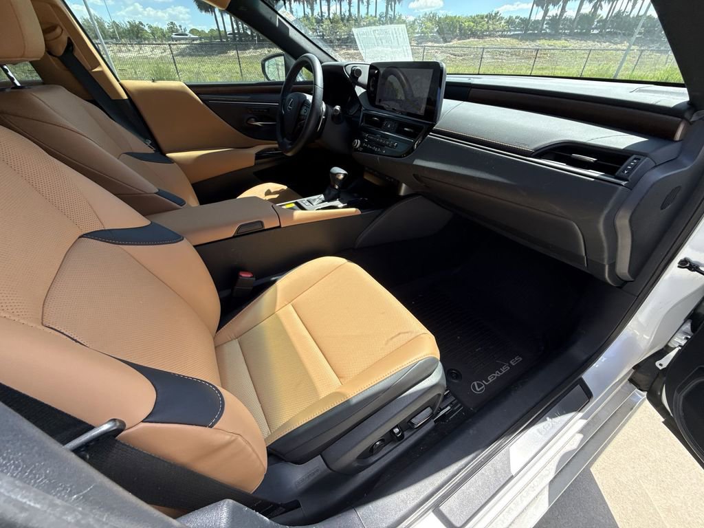 Used 2024 Lexus ES 300h w/ Premium Package FWD image 15