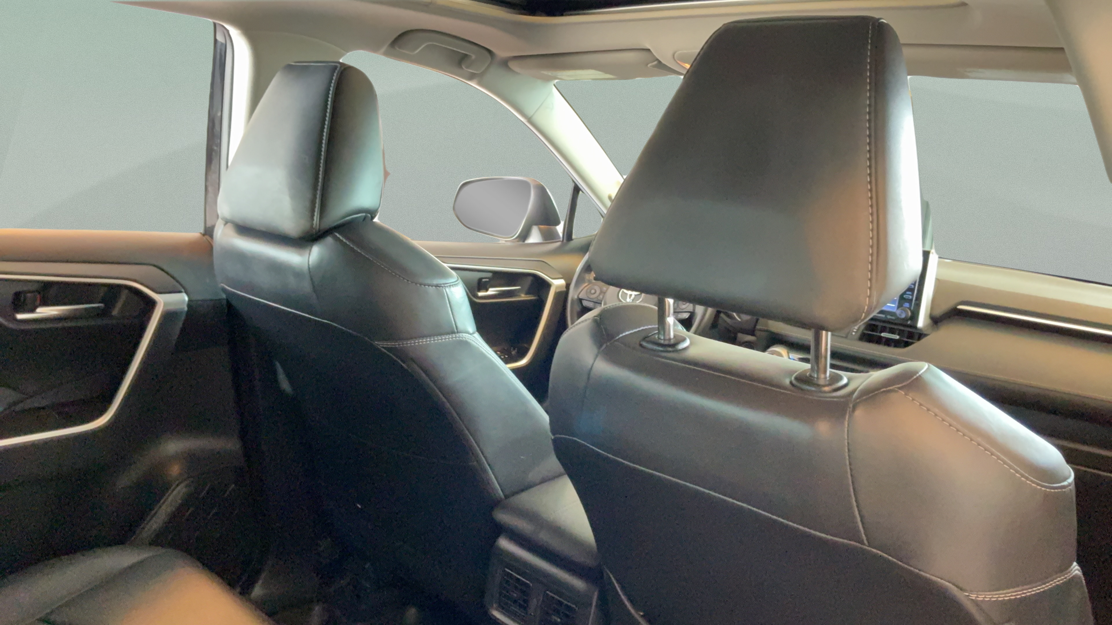 Used 2019 Toyota RAV4 XLE Premium w/ Advanced Technology Package FWD image 36