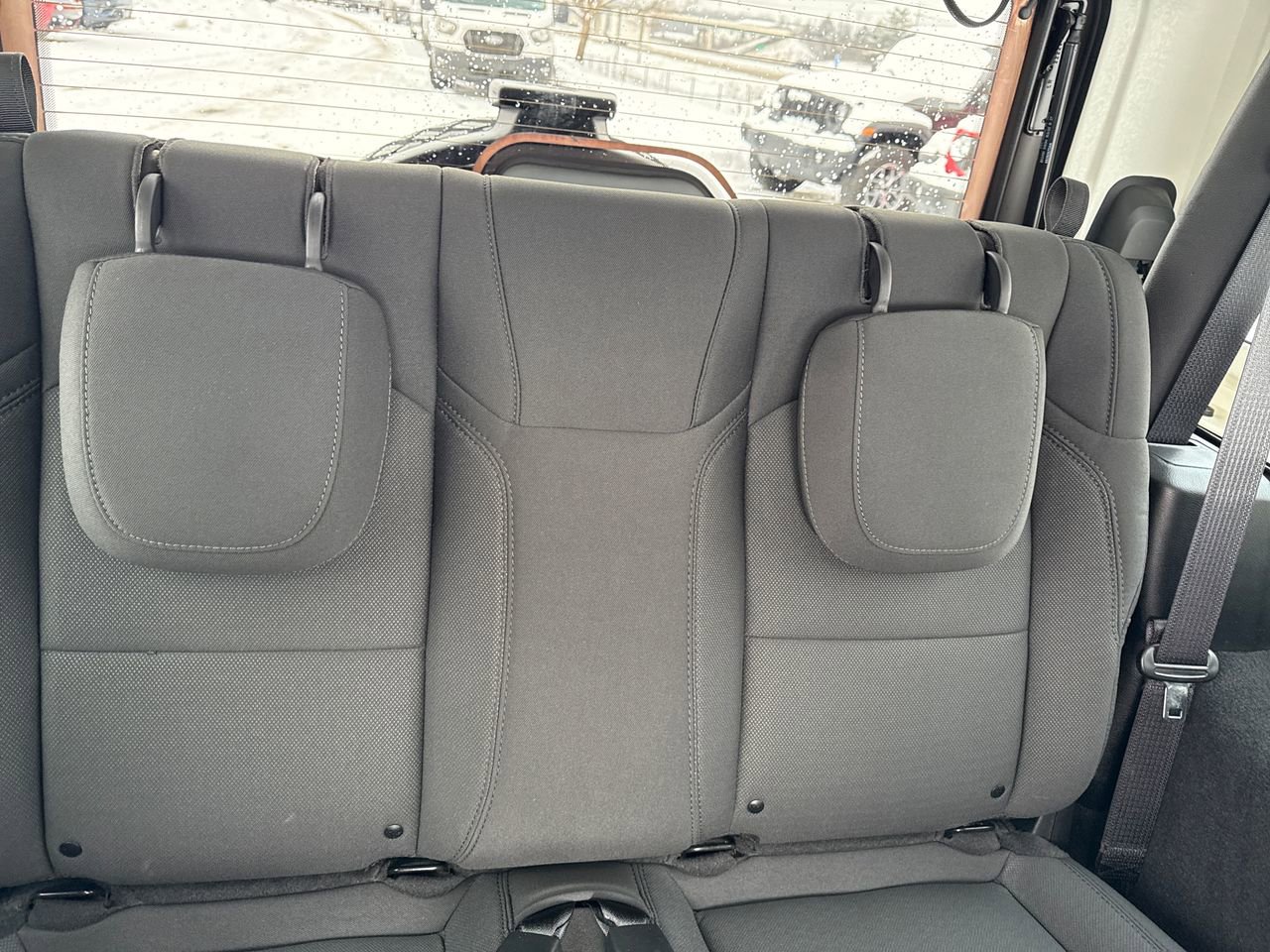 Used 2022 Jeep Wrangler Willys image 12