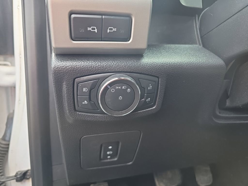 Used 2017 Ford F150 Lariat image 21