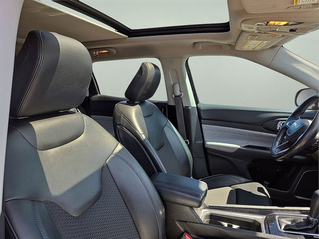 Used 2022 Jeep Compass Latitude w/ Sun and Sound Group image 14