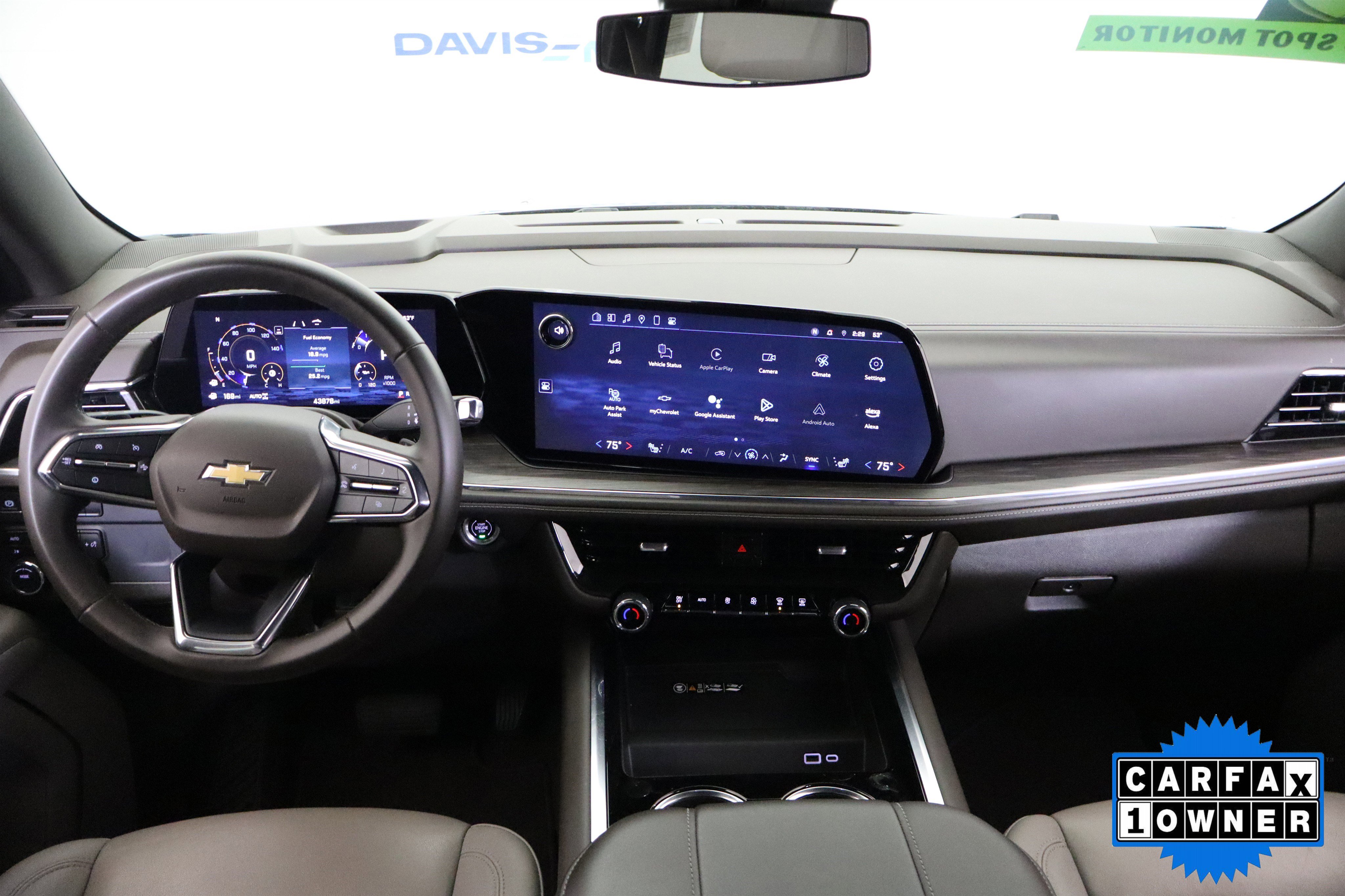 Used 2025 Chevrolet Suburban LT image 16