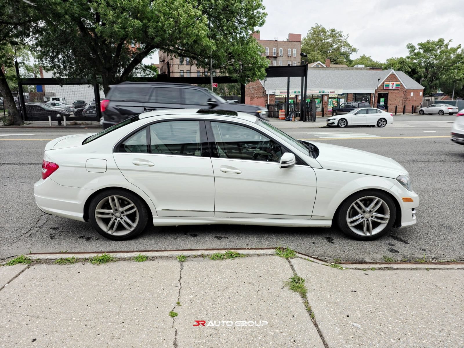 Used 2012 Mercedes-Benz C 300 4MATIC Sedan image 5