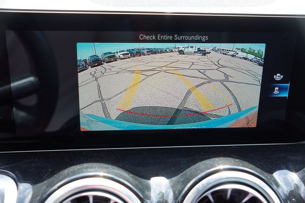 Used 2022 Mercedes-Benz GLB 250 4MATIC image 35