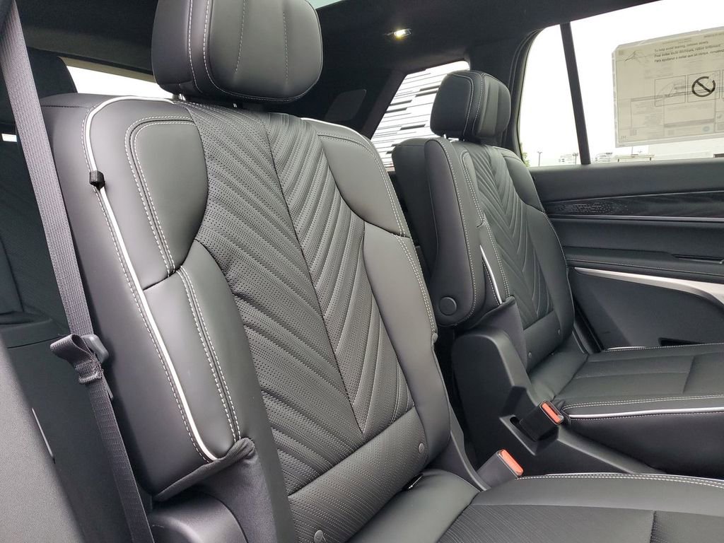 New 2026 Cadillac Vistiq Platinum image 26