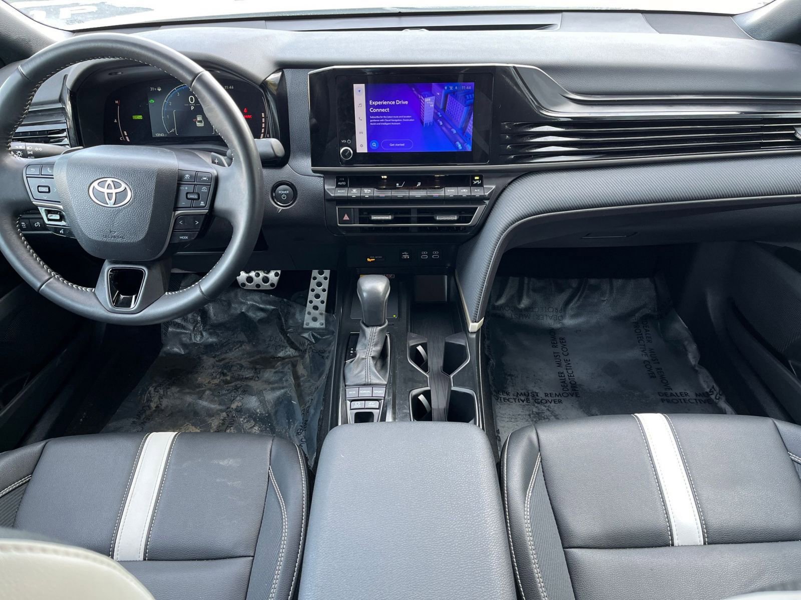 Used 2025 Toyota Camry SE FWD image 30