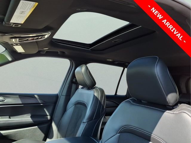 Used 2025 Jeep Grand Cherokee Altitude image 12