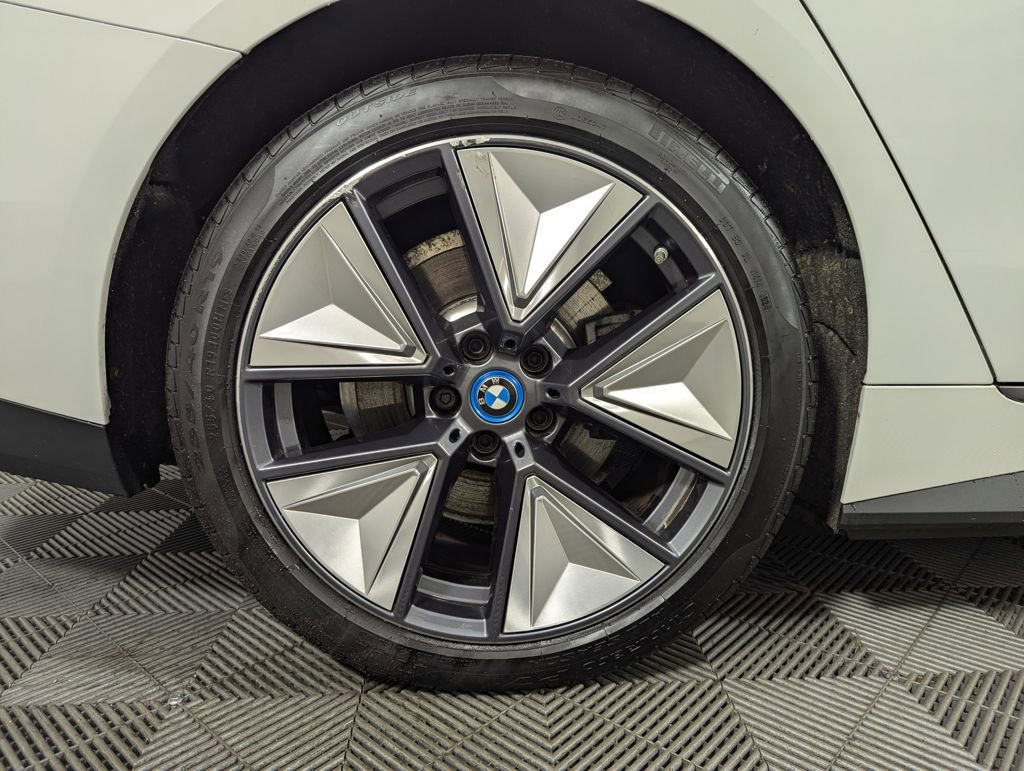 Used 2023 BMW i4 eDrive40 w/ Premium Package image 28