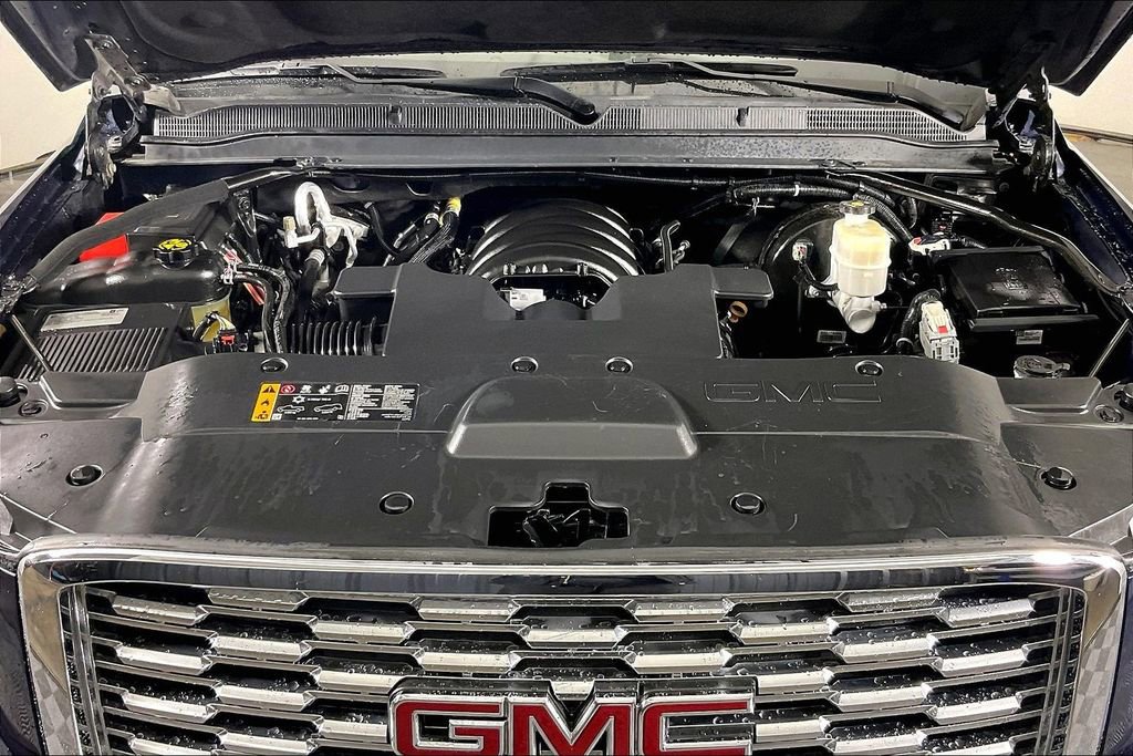 Used 2019 GMC Yukon XL Denali w/ Denali Ultimate Package AWD/4WD image 12