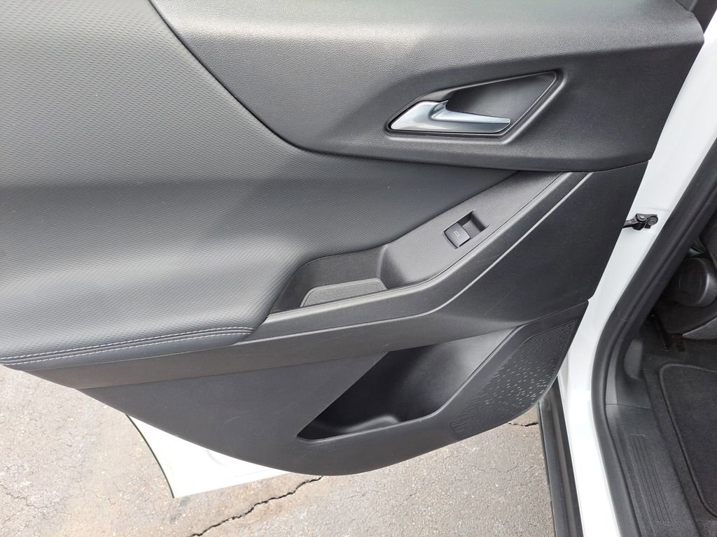 Certified 2025 Chevrolet Equinox LT FWD image 16