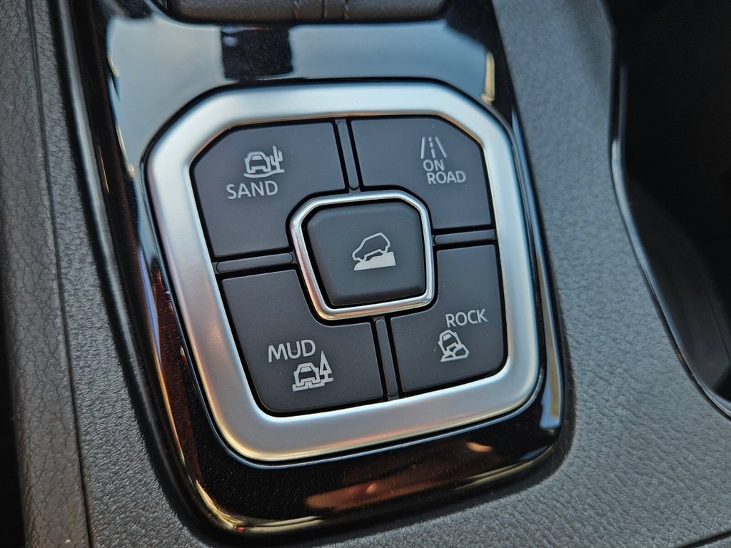 New 2026 Nissan Frontier SV w/ All-Weather Content Package AWD/4WD image 21