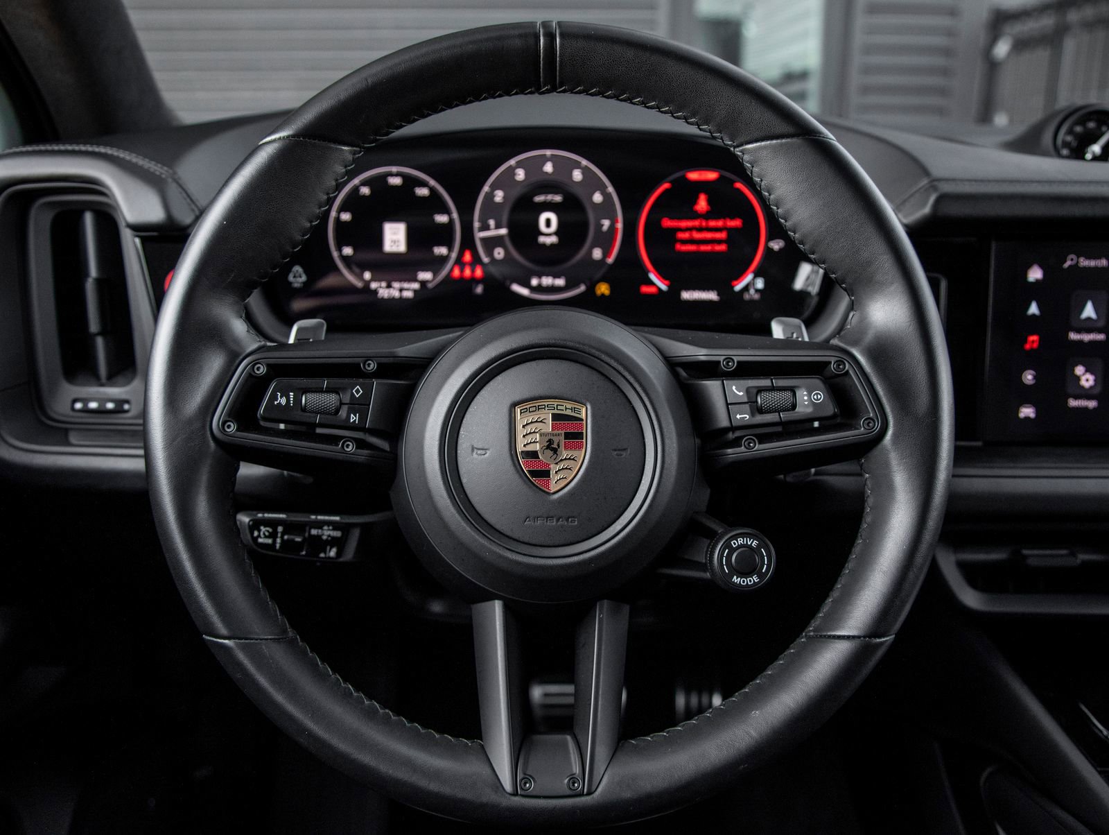 Used 2025 Porsche Cayenne GTS AWD/4WD image 30