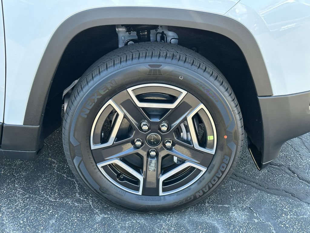 New 2026 Jeep Cherokee Laredo image 14