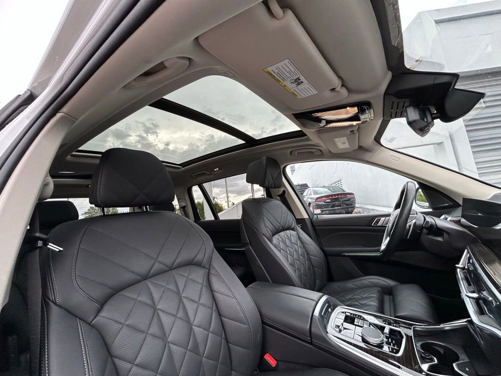 Used 2025 BMW X7 xDrive40i AWD/4WD image 41