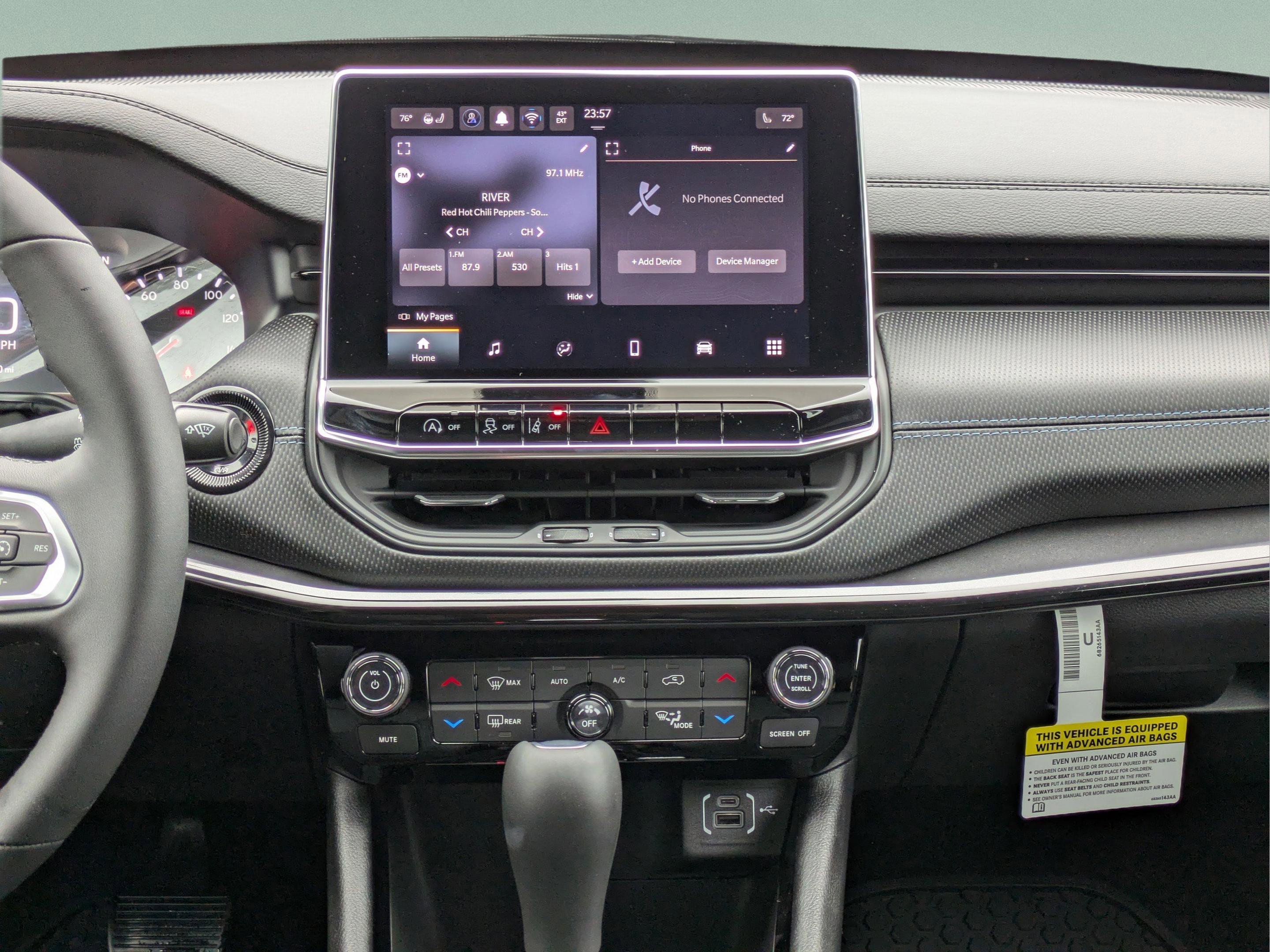New 2026 Jeep Compass Latitude w/ Sun and Sound Group image 19