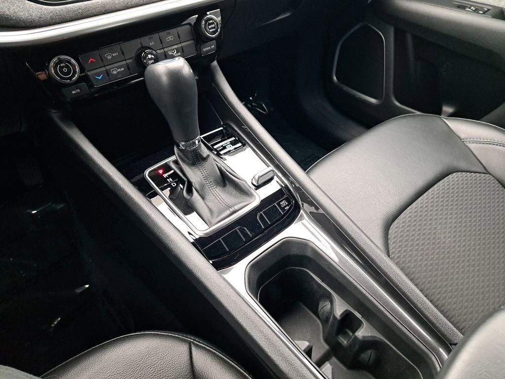 Used 2023 Jeep Compass Latitude image 27