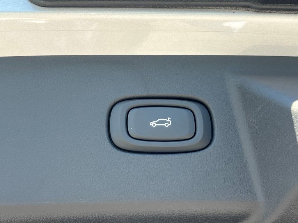 New 2025 VinFast VF 8 Plus image 17