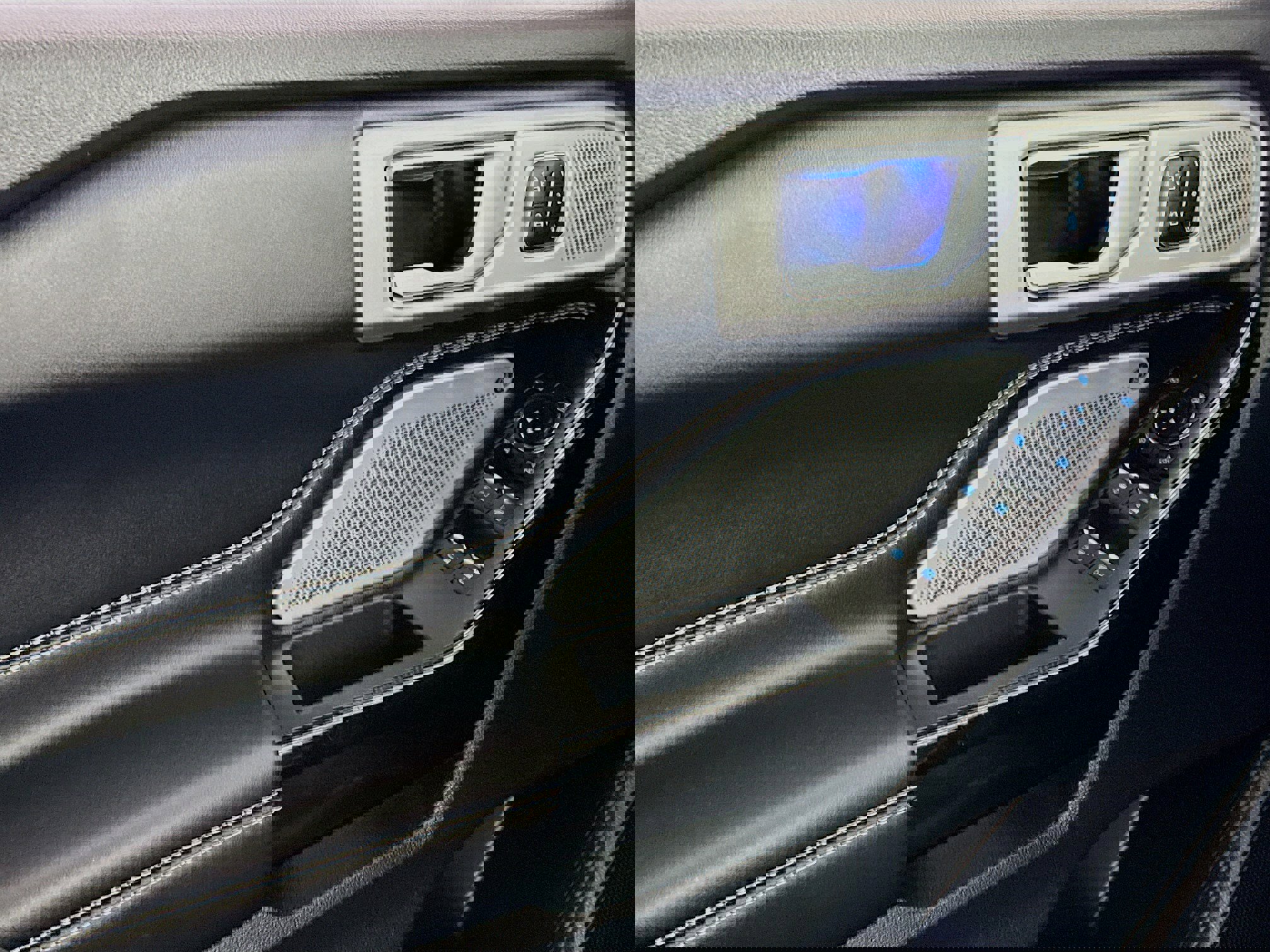 Used 2021 Ford Explorer ST w/ Equipment Group 401A image 15