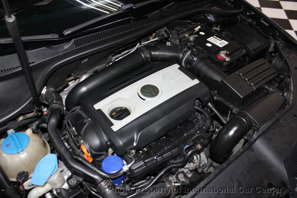 Used 2009 Volkswagen GTI 4-Door image 32