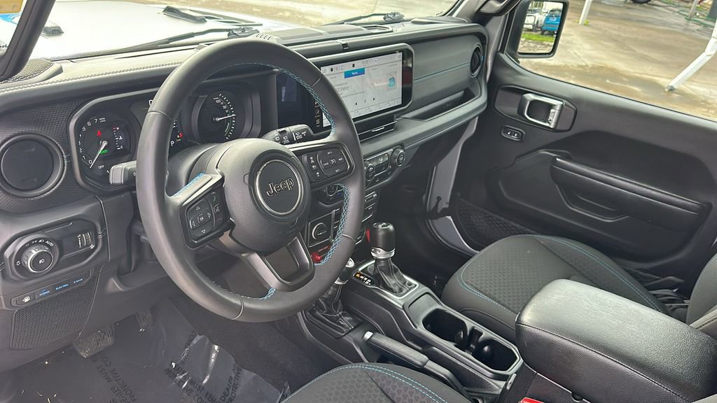 Used 2024 Jeep Wrangler Unlimited Rubicon 4xe image 13