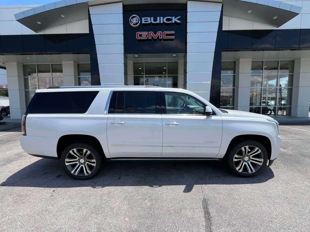 Certified 2020 GMC Yukon XL Denali w/ Denali Premium Package AWD/4WD image 2