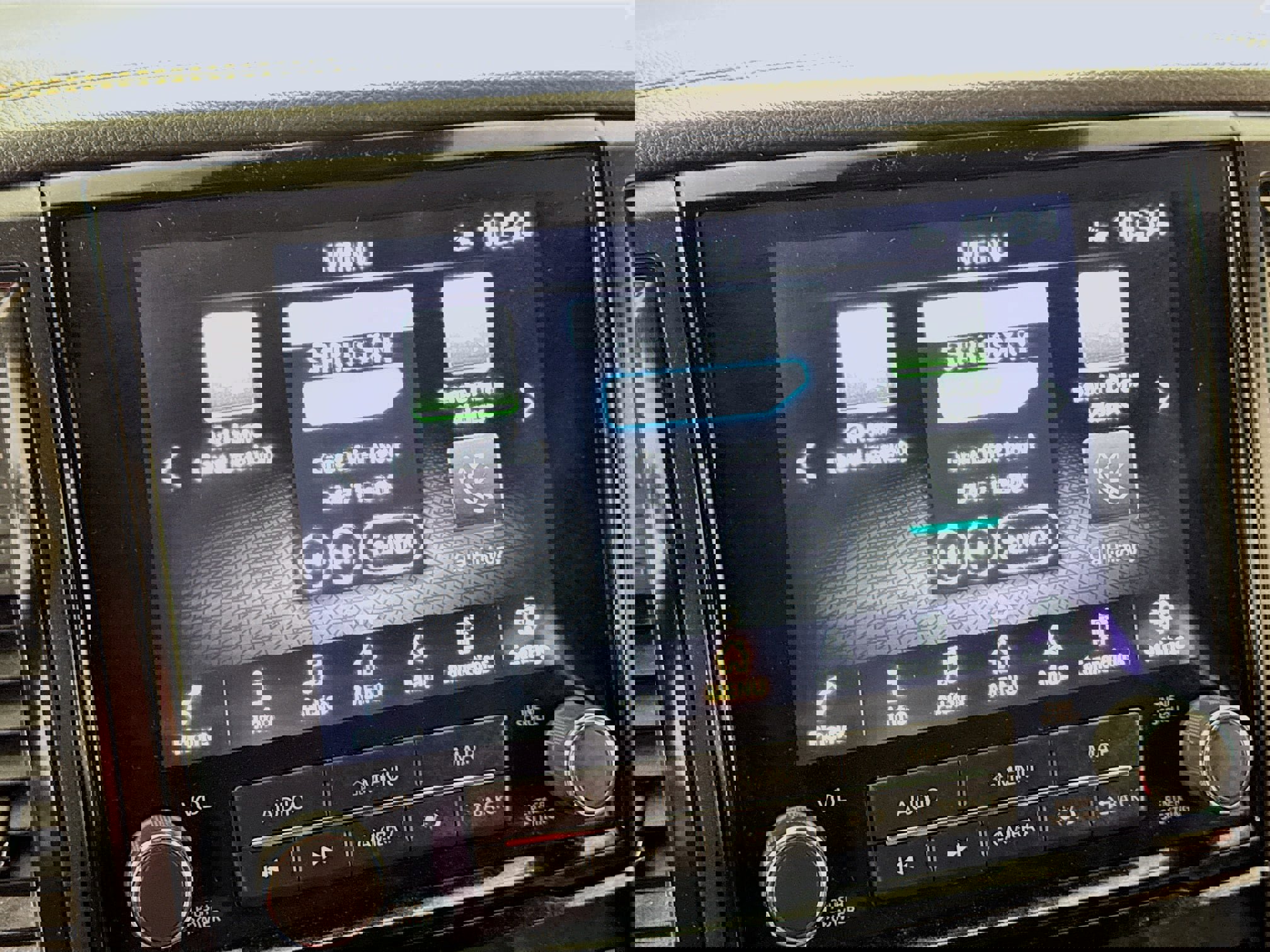 Used 2024 Nissan Titan PRO-4X w/ Pro-4x Convenience Package image 16