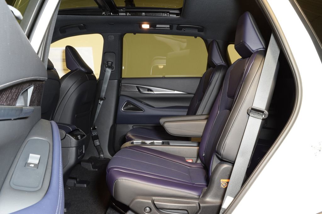 New 2026 INFINITI QX60 Sport w/ Dark Cargo Package AWD/4WD image 30